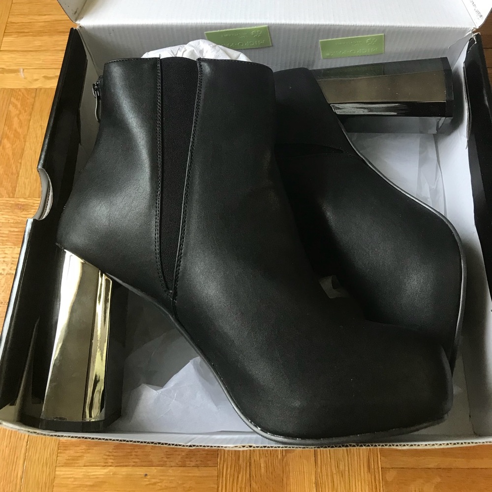 Torrid black bootie w metallic platform heel sz 12